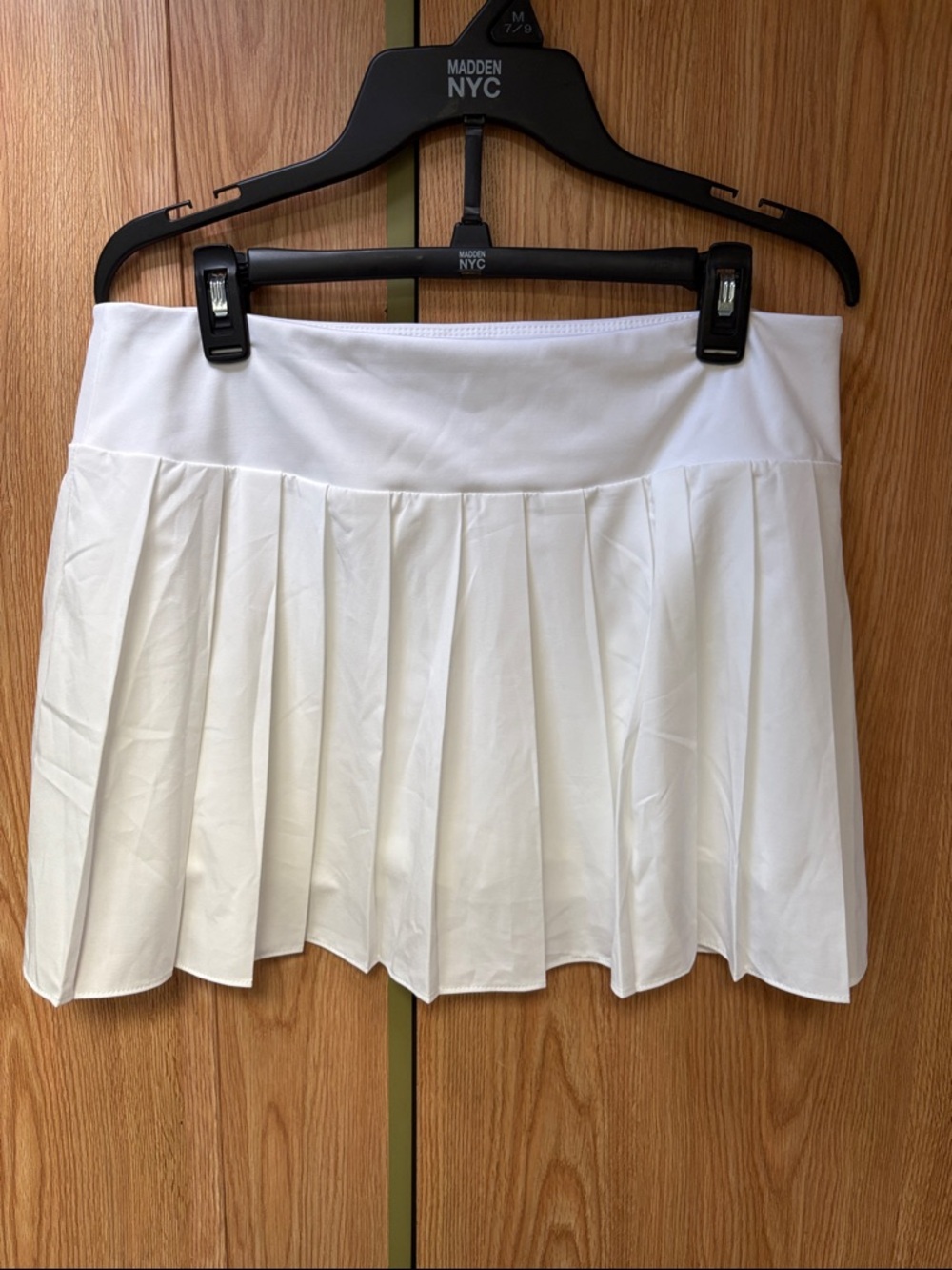 NWOT Tommy Bahama White Pleated skort tennis Skirt